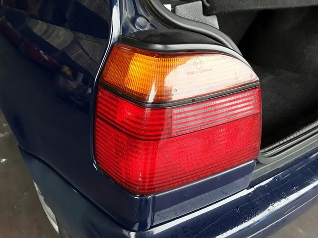 Luz traseira esquerda para Volkswagen Golf III 1.4 Abd 1H6945111D