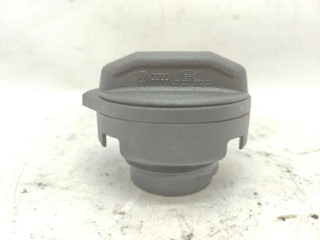 Tampa (tampão) do tanque de combustível 1J0201550BF9B9 VAG