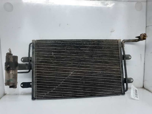 Condensador / radiador  aire acondicionado para volkswagen golf iv 1.6 16v bcb 1J0820413N