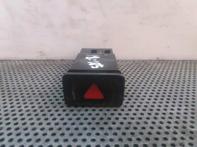 1J0953235C VAG Кнопка включения аварийного сигнала купить в Киев