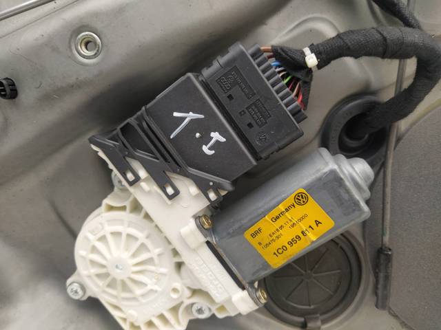 VAG 1J5839755E в наличии Львов