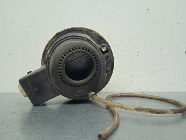1J6809857C Лючок бензобака купить Каменское