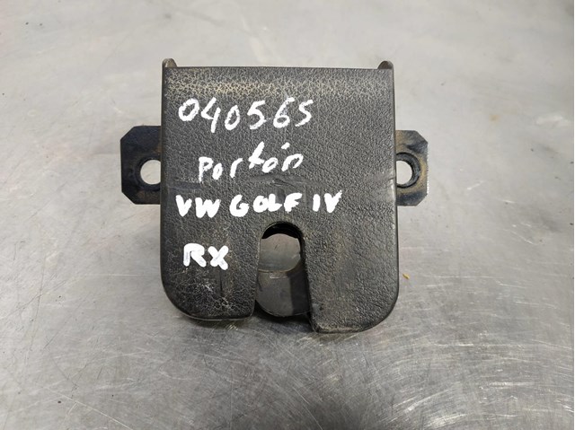 Porta-malas / Fechadura traseira para Volkswagen Golf IV (1J1) (1997-2004) 1.9 TDI ALH 1J6827505B