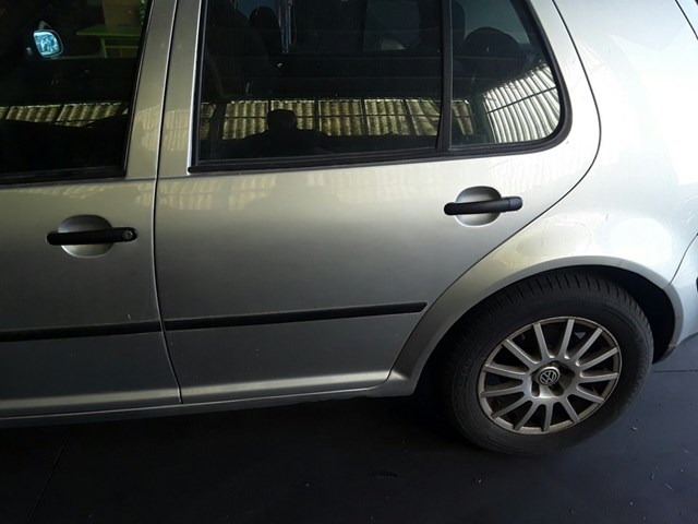 Porta traseira esquerda para Volkswagen Golf IV 1.9 TDI AHF 1J6833055F