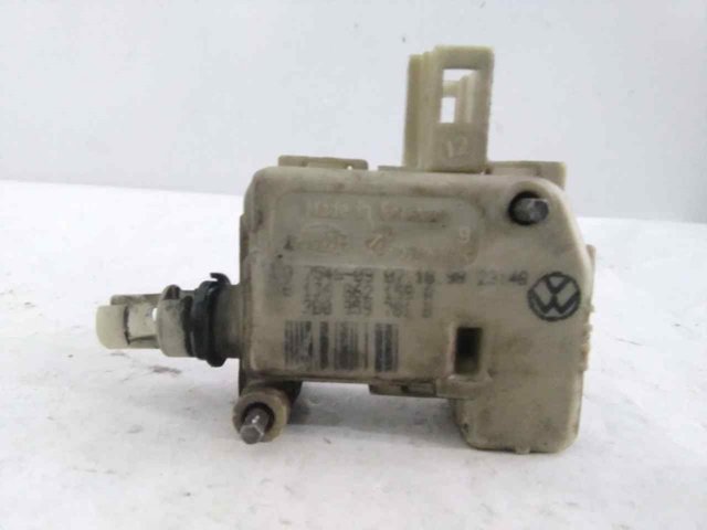 VAG 1J6862159 в наличии Киев