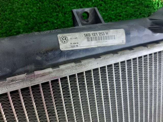 Radiador de esfriamento de motor 1K0121253H VAG