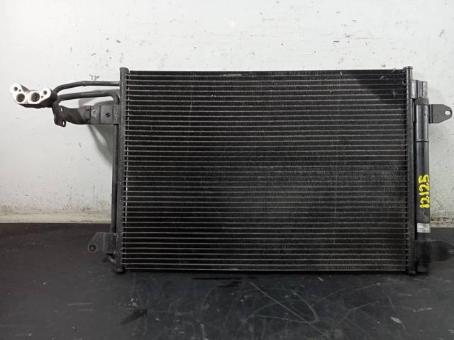 Condensador de ar condicionado / radiador para Skoda Octavia II Combi 2.0 TDI 16V 4x4 Bmm 1K0298403A