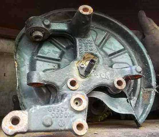 VAG 1K0505433 Цапфа задняя левая в наличии Павлоград