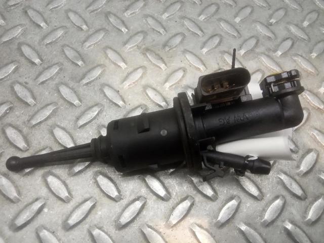 Cilindro mestre de embraiagem 1K0721388K VAG