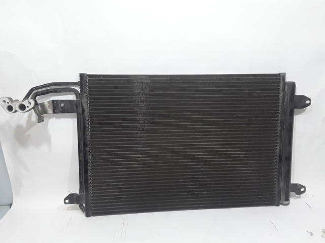 Condensador de ar condicionado / radiador para Volkswagen Golf V (1K1) (2003-2009) 1.6 BGU 1K0820411AD