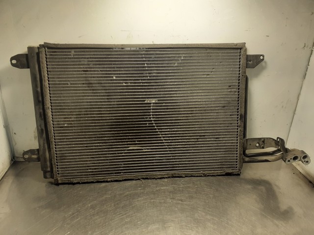 Condensador de ar condicionado / radiador para Volkswagen Golf V (1K1) (2003-2009) 1.6 BGU 1K0820411E