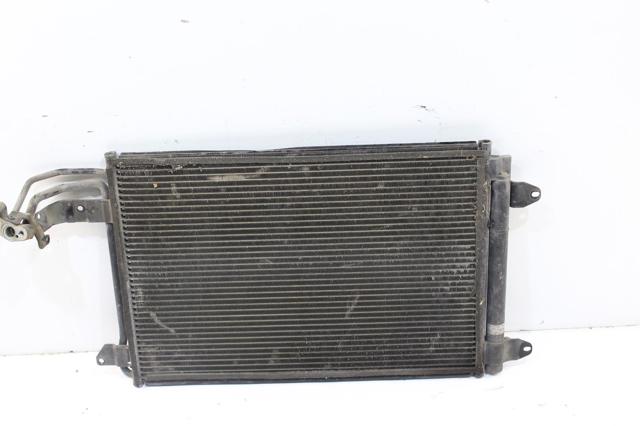 Condensador de ar condicionado / radiador para Seat Leon (1P1) (2005-2010) 1.6 TDI Cay 1K0820411G