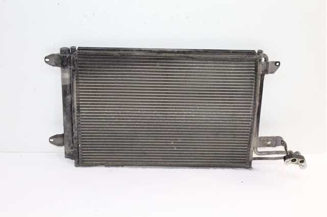 Condensador / radiador de ar condicionado para volkswagen golf v (1k1) (2003-2008) 1.6 fsi blp 1K0820411G