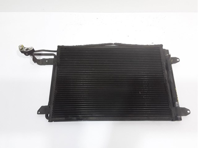 Condensador / radiador de ar condicionado para volkswagen golf v (1k1) (2003-2008) 1.6 fsi blp 1K0820411H