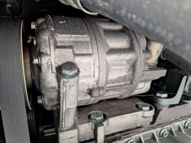 Compressor de ar condicionado para Volkswagen Golf V 1.9 TDI BKC 1K0820859S