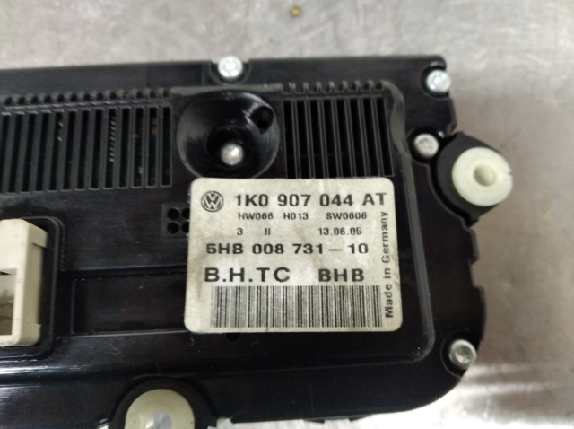 Unidade de controlo dos modos de aquecimento/condicionamento Volkswagen Golf 5 1K1