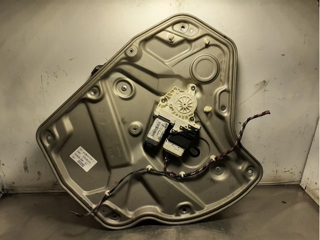 Motor regulador do vidro traseiro esquerdo para Volkswagen Touran (1T1) Highline / 0.03 - ... BKC 1K0959703E