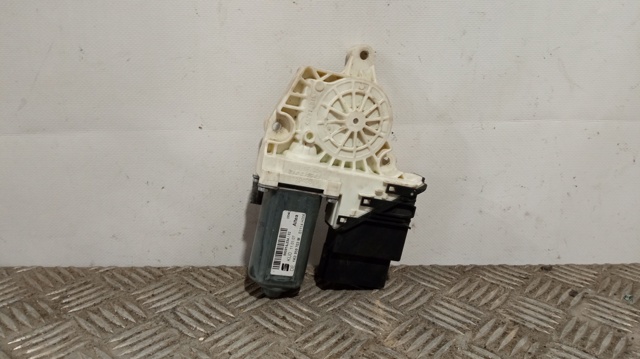 Motor regulador do vidro traseiro esquerdo para altea do assento (5p1) (2010-2011) 2.0 TDI 16V BKD 1K0959703M
