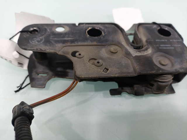 1K1823509D VAG Замок капота купить в Черкассы