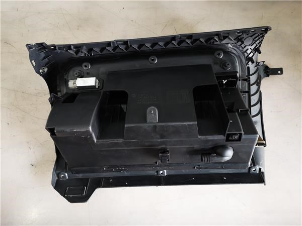 VAG 1K1857101G71N Крышка перчаточного ящика (бардачка) в наличии Черновцы