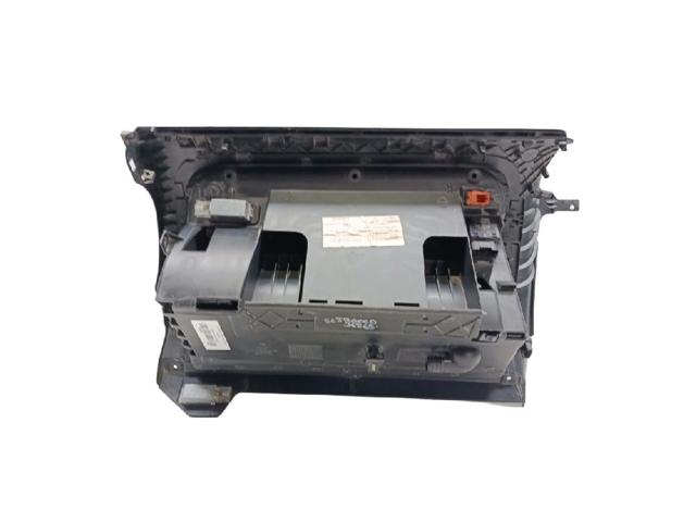 1K1857101M82V VAG Крышка перчаточного ящика (бардачка) купить в Сумы
