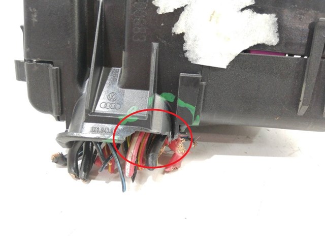 Unidade de dispositivos de segurança Volkswagen Passat 3G2, CB2