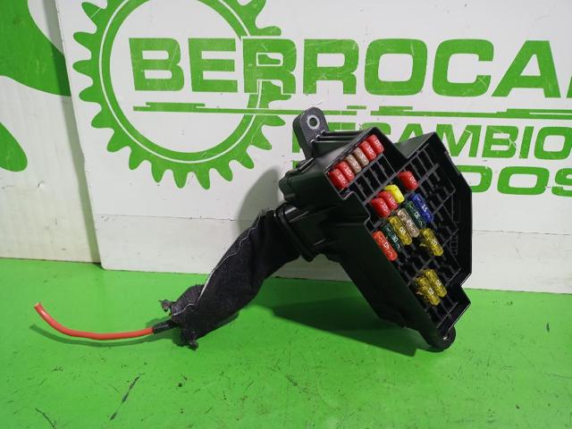 Unidade de dispositivos de segurança Volkswagen Passat 3G2, CB2