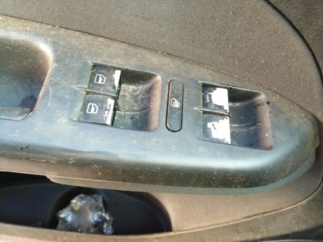 Controle da janela dianteira esquerda para Volkswagen Touran (1T1,1T1) (2003-2004) 2.0 TDI BKD 1K4959857