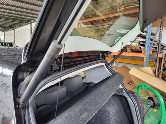 Amortecedores porta-malas/porta traseira para Volkswagen Golf V 2.0 GTI BWA 1K6827550F