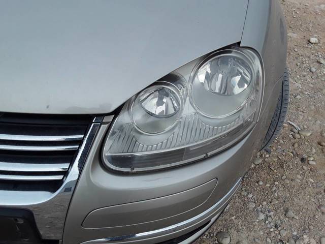 Farol direito para Volkswagen Golf V (1K1) (2003-2008) 2.0 TDI 16V BKD 1K6941005R