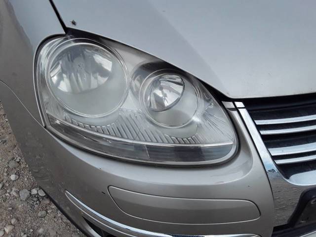 Farol direito para Volkswagen Golf V (1K1) (2003-2009) 1.9 TDI 1K6941006P