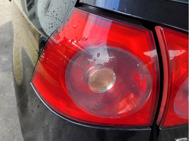 Lanterna traseira esquerda para Volkswagen Golf V 2.0 TDI 16V BKD 1K6945095AA