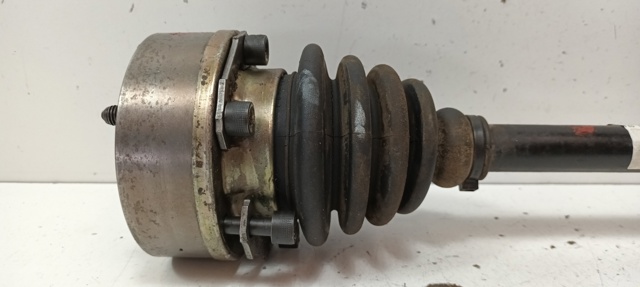 VAG 1L0407451X Полуось (привод) передняя левая в наличии Кривой Рог
