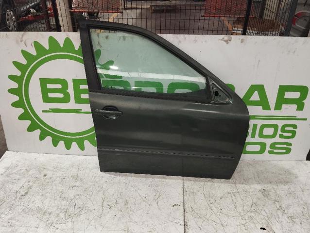 VAG 1M0831056M Дверь передняя правая в наличии Кривой Рог