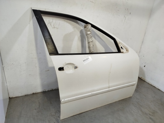 VAG 1M0831056N Дверь передняя правая в наличии Каменское