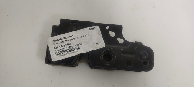 1P0823509 VAG Замок капота купить в Одесса