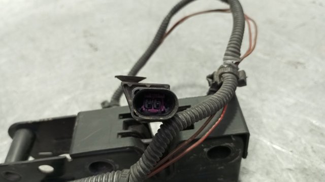 VAG 1P0823509A Замок капота в наличии Черкассы