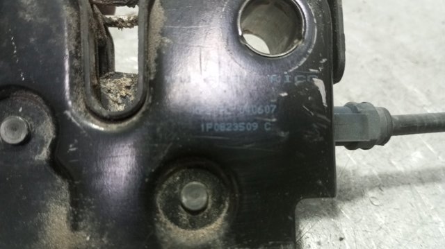 VAG 1P0823509C Замок капота в наличии Ровно