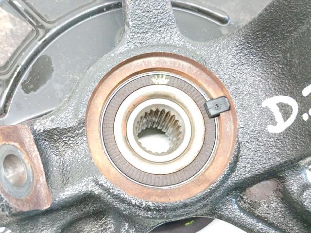 VAG 1S0407255C Цапфа (поворотный кулак) передний левый в наличии Кривой Рог