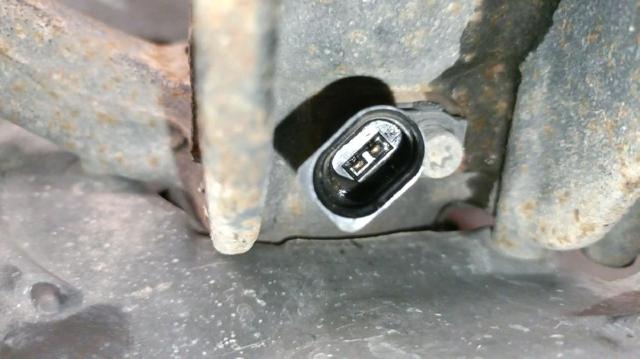 1S0407256C VAG Цапфа передняя правая купить в Каменское