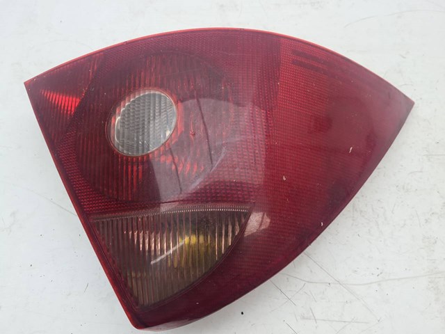 Luz traseira esquerda para Ford Mondeo III (B5Y) (2004-2007) 1S7113405A