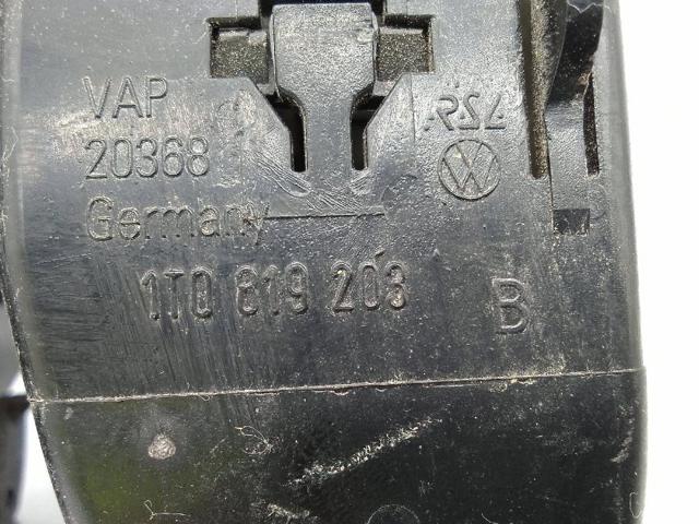 1T0819203 VAG Решетка вентиляции салона в подлокотнике задняя купить в Чернигов