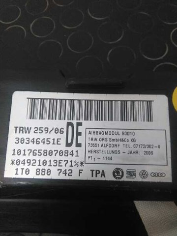 1T0880742F Подушка безопасности (AIRBAG) шторка боковая правая купить Ирпень