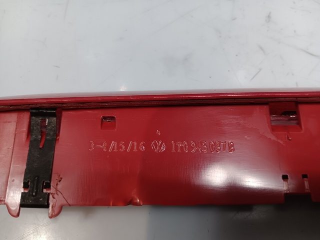 Sinal de parada traseiro adicional 1T0945087B VAG