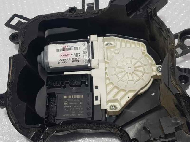 VAG 1T0959701G Мотор стеклоподъемника двери передней левой в наличии Черновцы