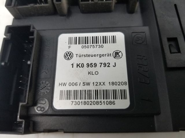 Motor de acionamento de vidro da porta dianteira direita 1T0959702D VAG