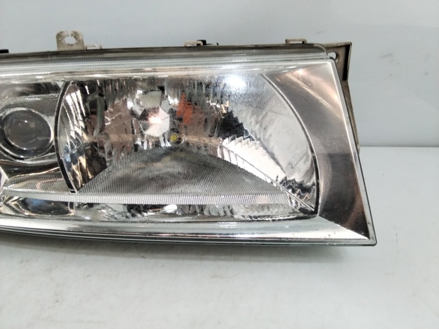 VAG 1U1941016L Правая фара в наличии Чернигов