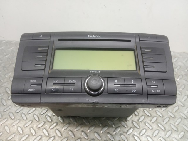 Sistema de rádio áudio/CD para Skoda Octavia II (1Z3) (2009-2013) 1.6 TDI CAY 1Z0035161A