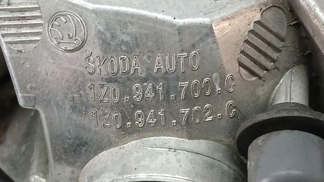 1Z0941702C Фара противотуманная правая купить Винница