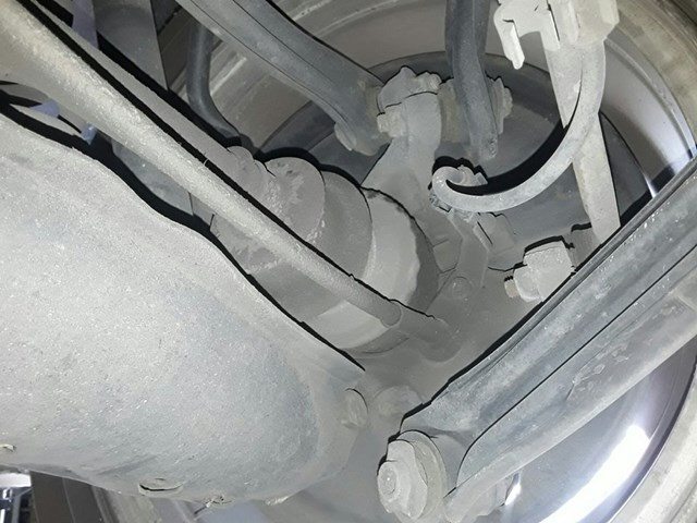 Cubo traseiro esquerdo para Mercedes SLK class (W170) Roadster 230 Compressor (170.447) 111973 2023500206